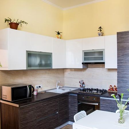 Soborna Comfort Place Apartment ลวีฟ ภายนอก รูปภาพ